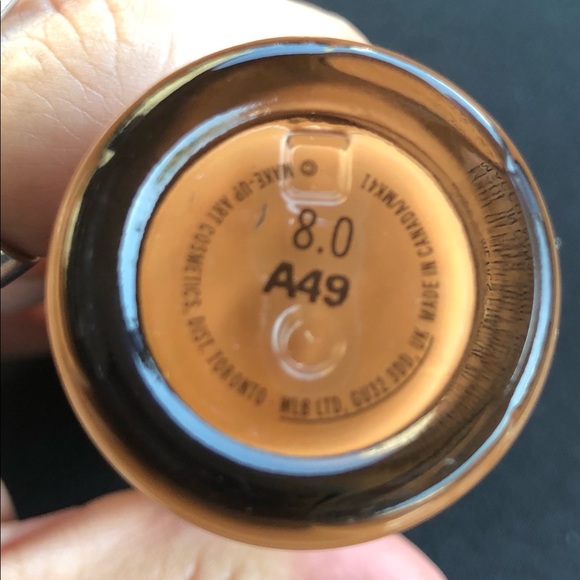 Mac foundation ! BNIB please see pics for shade - Picture 2 of 2